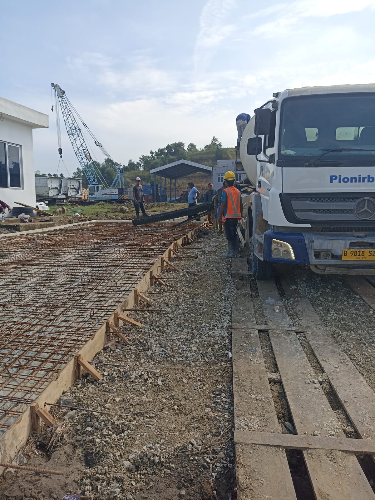 Proyek Beton Ready Mix /assets/services/images/ready-mix-5-v1.jpeg
